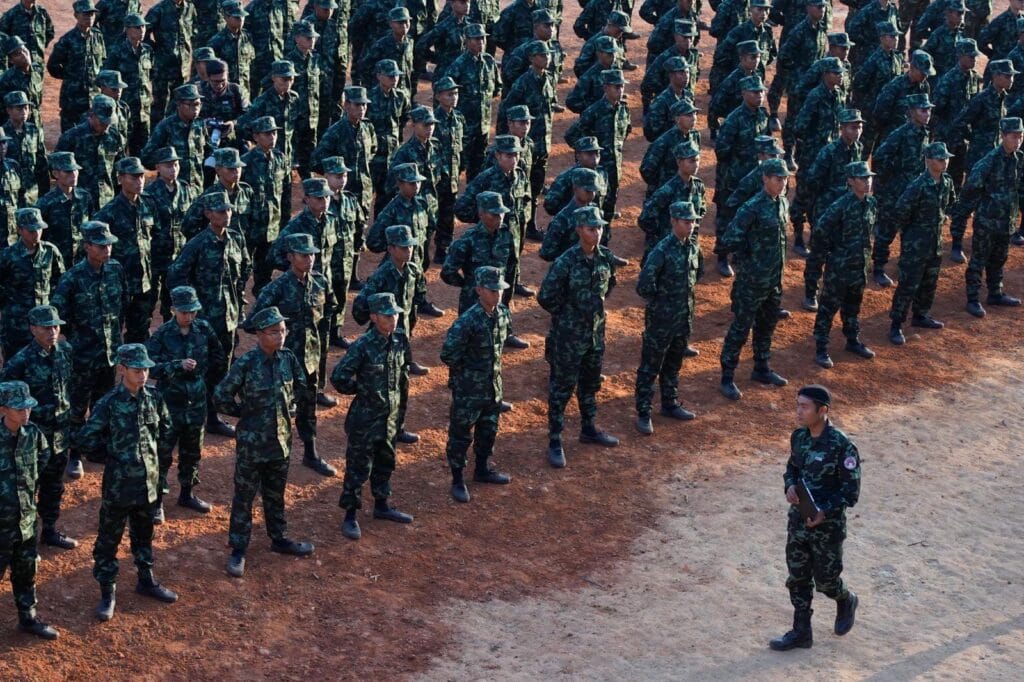 (BPLA ကွပ်ကဲ​ရေးမှူး ကို​ဆောင်းခ နှင့် BPLA တပ်ဖွဲ့ဝင်များ ။ဓါတ်ပုံ-BPLA)