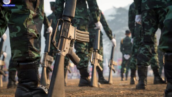 (ကရင်အမျိုးသားအစည်းအရုံး(KNU)တပ်မဟာ (၆)၏ တပ်သားများကို တွေ့ရစဉ်။ဓာတ်ပုံ - ဒူးပလာယာခရိုင်)
