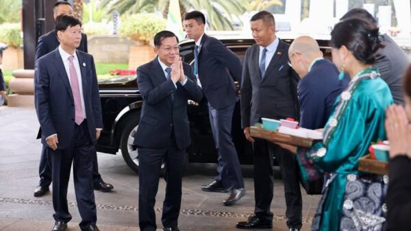 (အာဏာသိမ်း​ခေါင်း​ဆောင် နိုဝင်ဘာ ၅ ရက်တွင် တရုတ်သို့​ရောက်ရှိ​နေစဥ်။ဓါတ်ပုံ-စစ်​ကောင်စီ)