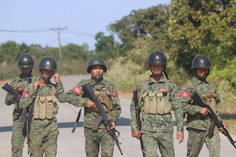(၂၀၂၄ နှစ်ဆန်းက ရခိုင်ဒေသတိုက်ပွဲများအတွင်း တွေ့ရသော AA တပ်ဖွဲ့ဝင်များ။ ဓာတ်ပုံ-Arakan Princess Media)