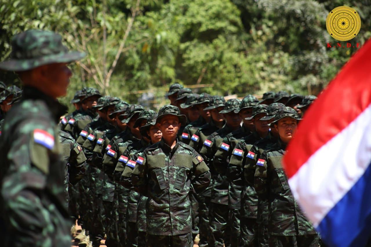(ကရင်နီအမျိုးသားများကာကွယ်ရေးတပ်(KNDF)မှ ရဲဘော်များအား တွေ့ရစဉ်။ ဓာတ်ပုံ - KNDF)