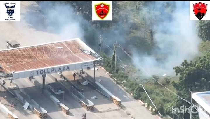 (တိုးဂိတ်အတွင်းဝင်လာသော စစ်ကောင်စီတပ်သားများအား မိုင်းဆွဲတိုက်ခိုက်အပြီး တွေ့ရစဥ်။ဓာတ်ပုံ - File)