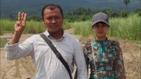 (သတ်ဖြတ်ခံရသည့် ကနီမြို့နယ်၊ ပညာရေးဘုတ်အဖွဲ့ တာဝန်ခံ ဆရာဦးဝင်းဌေးနှင့် ၎င်းဇနီး ဒေါ်ခြိမ့်ခြိမ့်သဲဝေအား အာဏာသိမ်းကာလအစောပိုင်းက တွေ့ရစဥ်။ဓာတ်ပုံ - ပေးပို့)