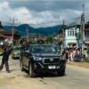 (မိုးကုတ်မြို့ကို TNLA နှင့် မဟာမိတ်တပ်များ သိမ်းပိုက်ပြီးနောက် မြို့အတွင်း ဝင်ရောက်လာစဉ် ဒေသခံပြည်သူများက ကြိုဆိုနေစဥ်။ ဓာတ်ပုံ - M H N)