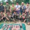 (တော်လှန်ရေးတပ်ပေါင်းစု ရဲဘော်များနှင့် သိမ်းဆည်းရမိသောလက်နက်ခဲယမ်းအချို့အား တွေ့ရစဥ်။ ဓာတ်ပုံ - 8+အညာမြေတပ်ပေါင်းစု)