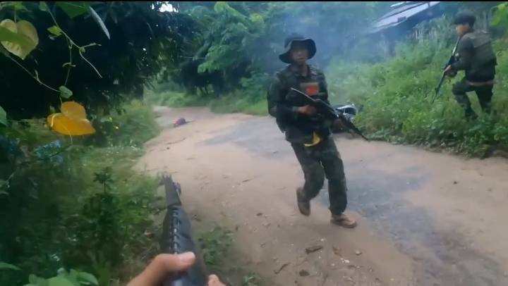 (စျေးဝယ်လာသော ရဲနှစ်ဦးအား ပစ်ခတ်ပြီးနောက်တွေ့ရစဥ်။ဓာတ်ပုံ - File)