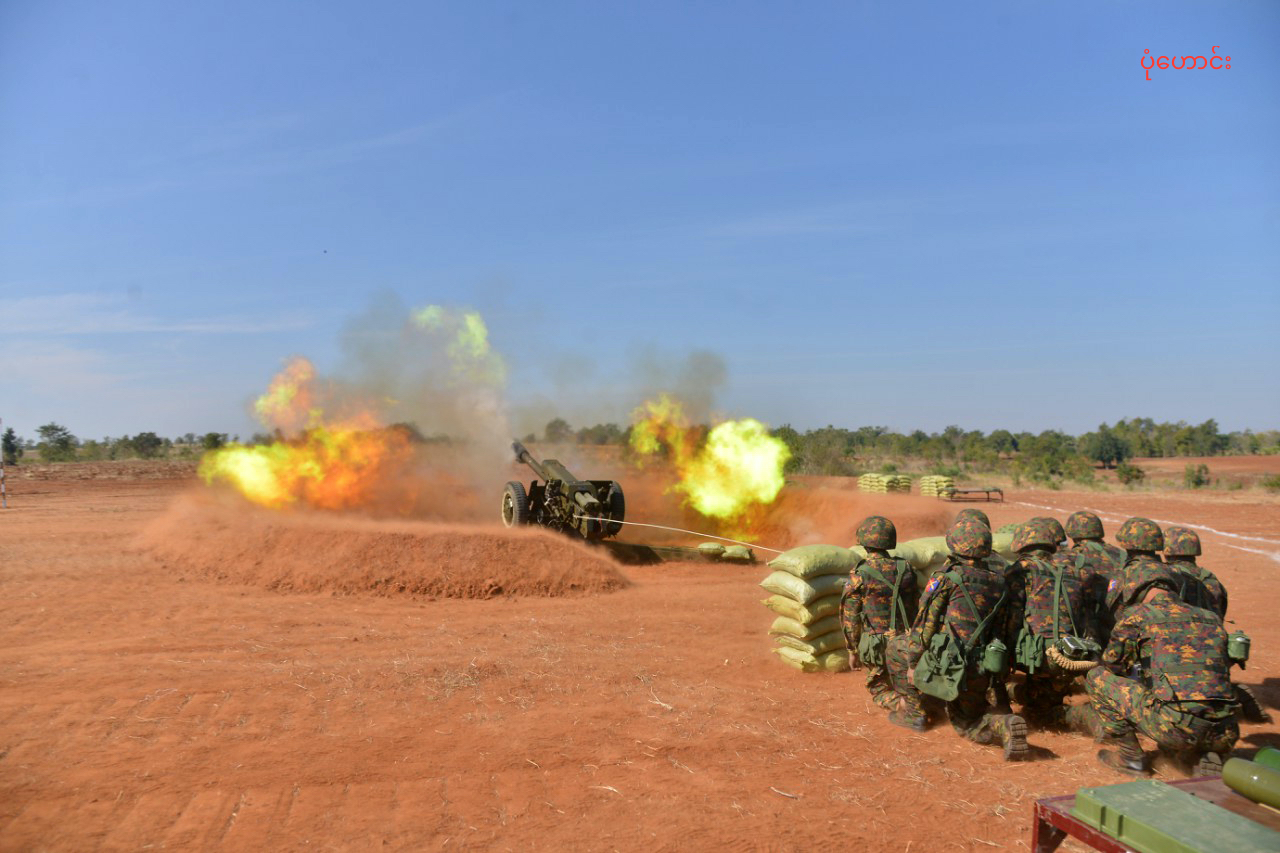 စစ်ကောင်စီတပ်ရဲ့စစ်ရေးလေ့ကျင့်မှုကို တွေ့ရပုံ (ပုံဟောင်း)