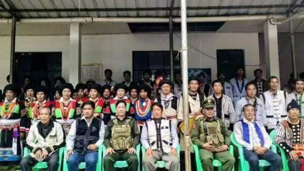 (ချီဖွေမြို့နယ်၊ ကန်းဖန့်ကျေးရွာတွင် တိုင်းရင်းသားစည်းလုံးညီညွတ်ရေး ဟောပြောပွဲ နှင့် အလင်းဝင်သူများအား လက်ခံကြိုဆိုပွဲ ကျင်းပနေစဉ်။ ဓာတ်ပုံ- CJ)