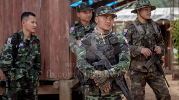နှစ် ၇၀ ကြာ တပ်စွဲထားတဲ့ ဖာပွန်က ကူးဆိပ် စခန်း ကို KNU သိမ်းယူ