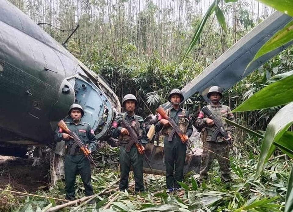 (စစ်တပ်ရဟတ်ယာဥ်ကို ပစ်ချပြီး၂၀၂၄ ​ဖေ​ဖော်ဝါရီ ၃ ရက် က AA ထုတ်ပြန်ခဲ့​သောဓါတ်ပုံများ။ဓါတ်ပုံ-AA Info Desk)