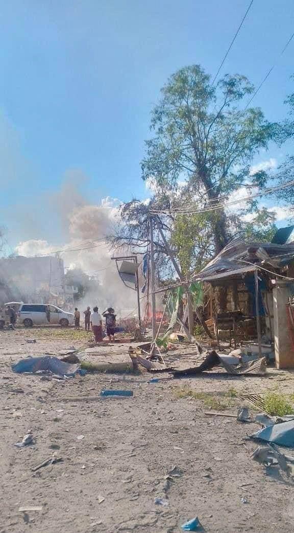 (မိုးကုတ်မြို့နှင့် နောင်ချိုမြို့ စစ်ကောင်စီလေကြောင်းတိုက်ခိုက်အပြီး တွေ့ရစဥ်။ ဓာတ်ပုံ - TNLA)
