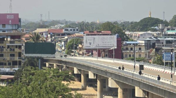 ပတ္တရားသွားရင်းမြန်မာနယ်စပ်ဆီလိမ်လည်ပို့ဆောင်ခံတဲ့ တရုတ် ကမ္ဘာလှည့် ခရီးသည်တွေ