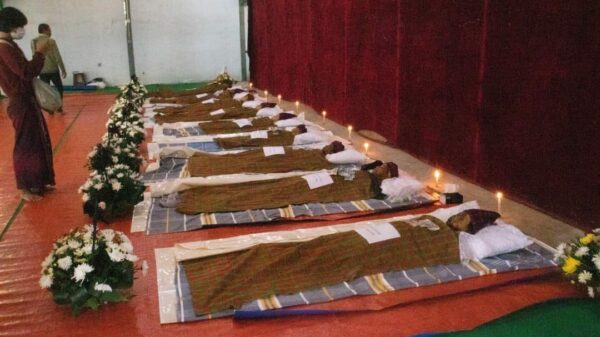 ကချင်ပြည်နယ်မိုးမောက်မြို့နယ်ကကုန်းလောရွာရှိ KBC ဘုရား​ကျောင်းကို စစ်​ကောင်စီကဗုံးကြဲ၍က​လေးငယ် ၇ ဦးအပါအဝင် စစ်​ရှောင်ပြည်သူ ၉ ဦး၏ ရုပ်အ​လောင်းများကို နိုဝင်ဘာ ၁၆ ရက်က​တွေ့ရစဥ်