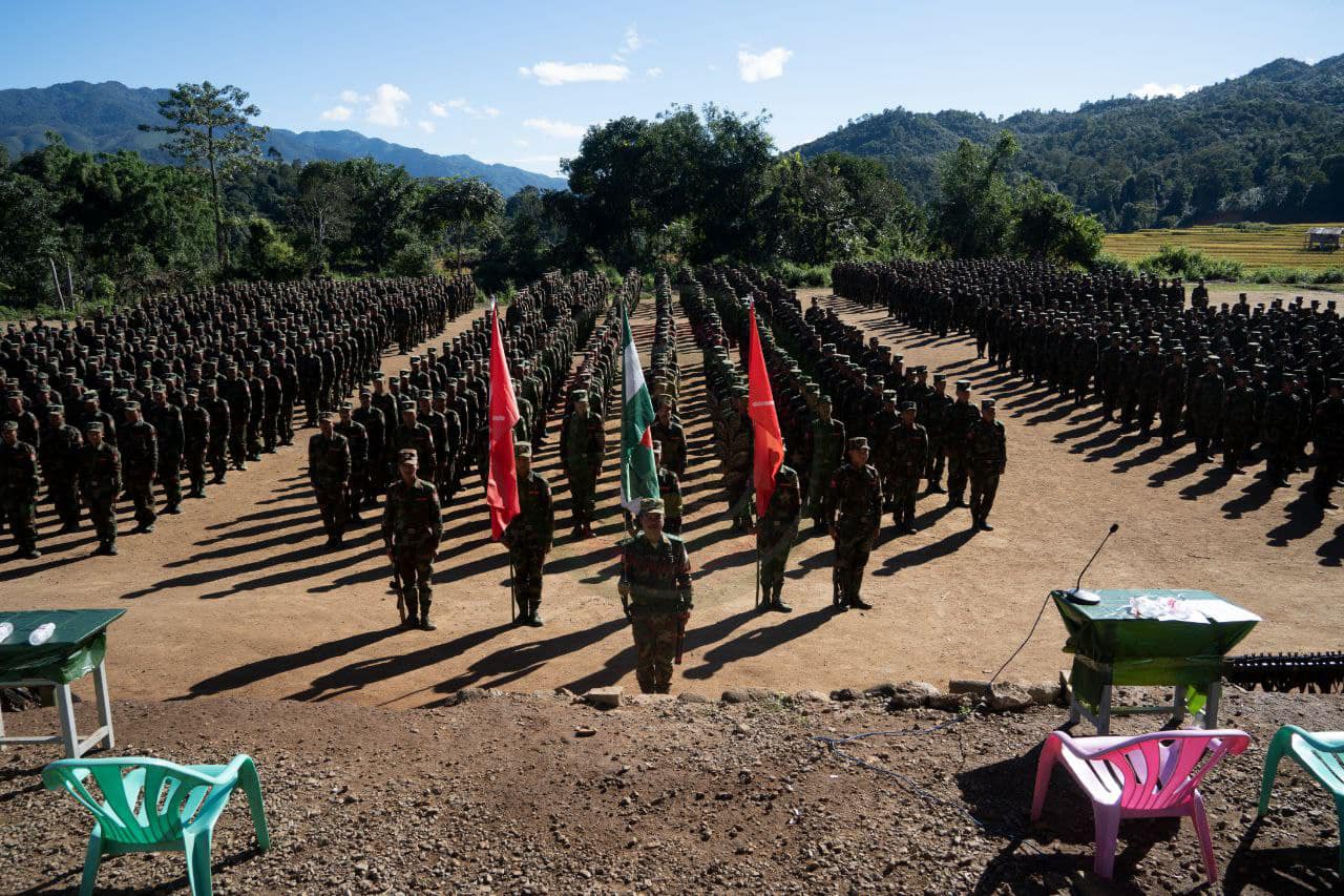 (TNLA​၏ အထူးတိုက်ခိုက်ရေး စစ်သင်တန်းဆင်းရဲဘော်များအား တွေ့ရစဉ်။ ဓာတ်ပုံ - TNLA)