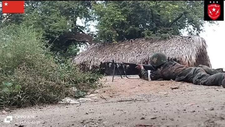 (ဇဂျမ်းနယ်မြေရဲစခန်းအား တော်လှန်ရေးအဖွဲ့များ တိုက်ခိုက်နေစဥ်။ ဓာတ်ပုံ-File)