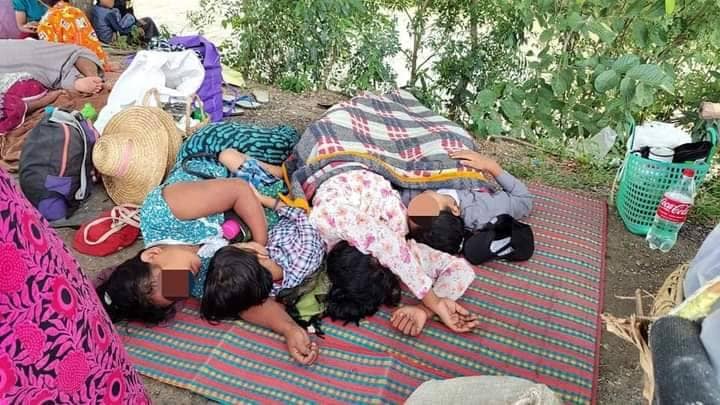 (ဘုတလင်မြို့နယ်က စစ်ရှောင်ပြည်သူများအား တွေ့ရစဥ်။ဓာတ်ပုံ-S&C)