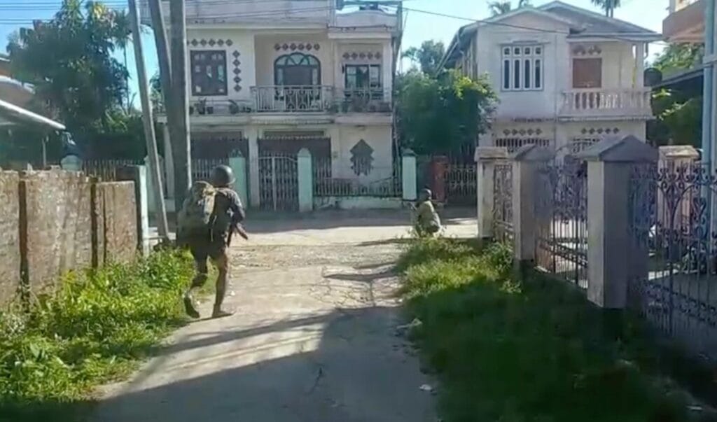 ပေါက်တောမြို့ တွင်းတိုက်ပွဲမှ AAတပ်ဖွဲ့ဝင်များ