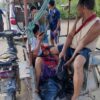 (မြေမြုပ်မိုင်းပေါက်ကွဲမှုကြောင့် ဒဏ်ရာရအမျိုးသမီးကို ဆေးရုံသို့ ပို့ဆောင်စဉ်။ဓါတ်ပုံ-CJ)