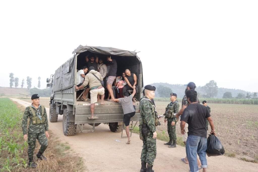 နယ်စပ် ကျားဖြန့်ဂိုဏ်းတွေမှာ အဓမ္မ ခိုင်းစေခံထားရသူ နိုင်ငံခြားသား ၄၀ နီးပါး ထိုင်းဖက်ကို ထွက်ပြေး