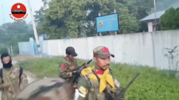 (ငါ့သရောက်မြို့ရှိ စစ်ကောင်စီ၏ဌာနဆိုင်ရာရုံးများကို စီးနင်းတိုက်ခိုက်အပြီးတွေ့ရသော တော်လှန်ရေးရဲဘော်များ)
