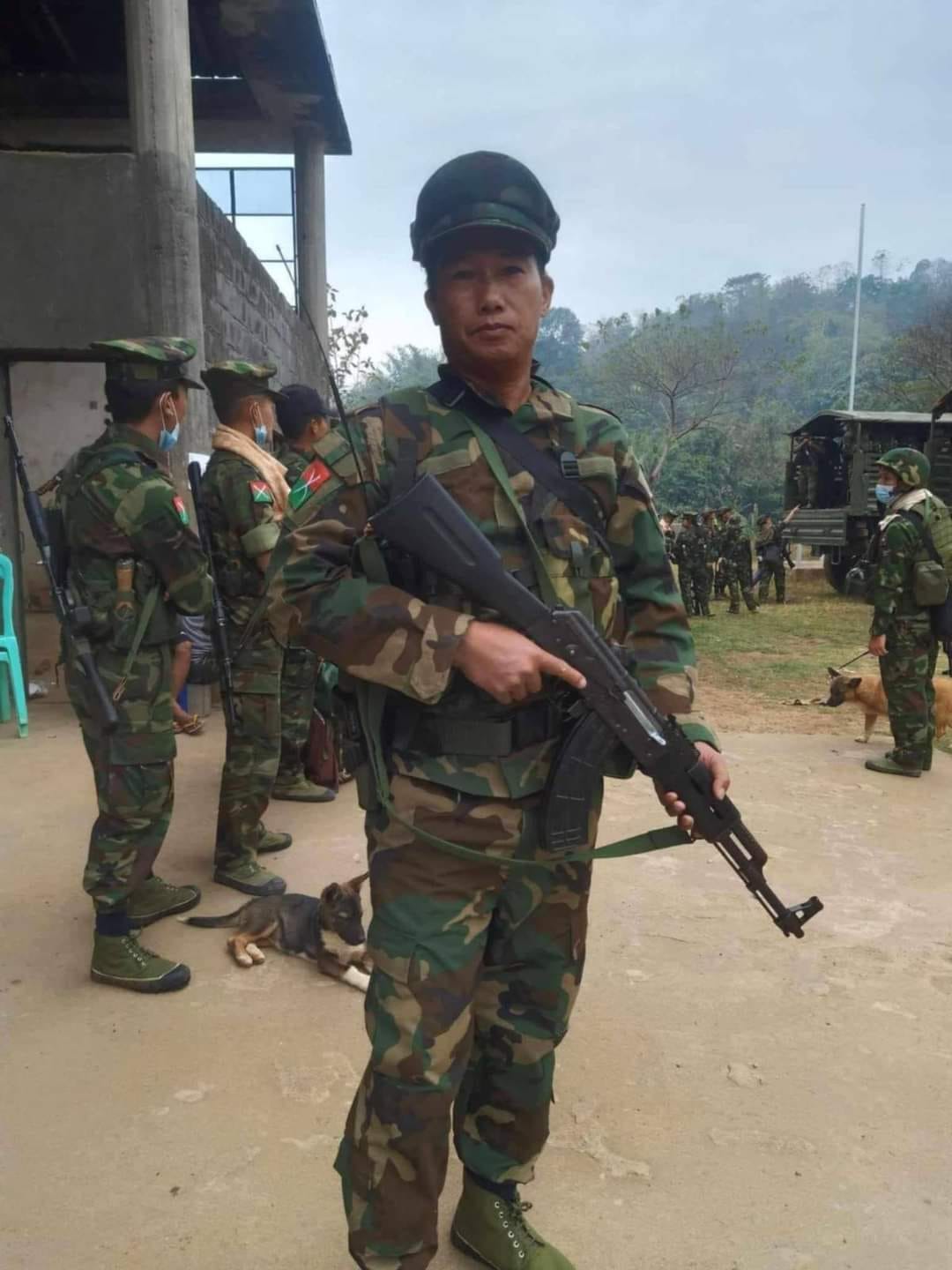 (ခါကာဘိုပြည်သူ့ကာကွယ်ရေးတပ်ဖွဲ့၏ ဦးဆောင်ကော်မတီ၀င်တစ်ဦးဖြစ်သူ ဦးချန်းဆင်ဇီ(ခ)ချန်းဂျော်ရမ်။ ဓါတ်ပုံ-File Photo)