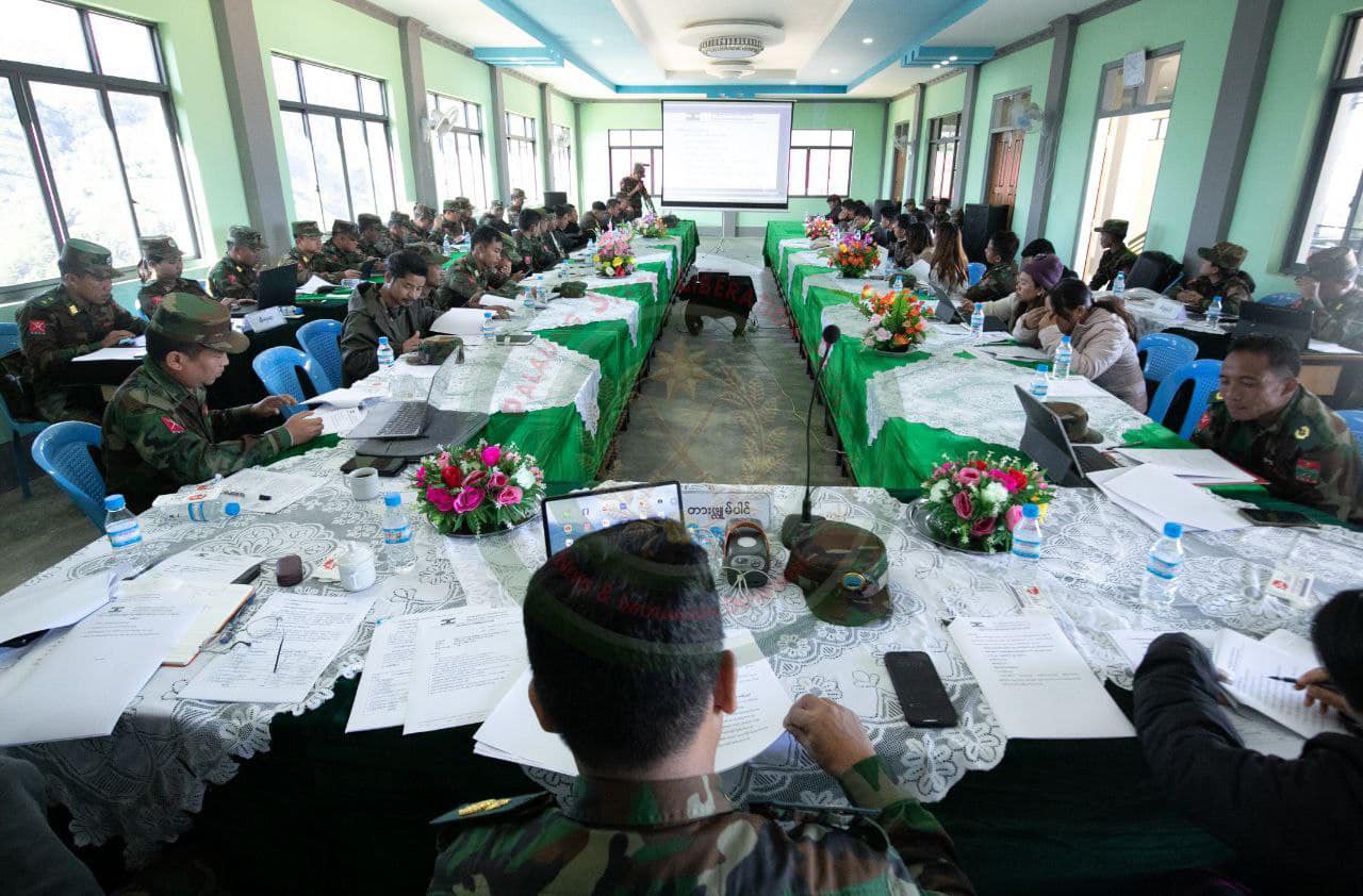 (တအာင်းတပ်မတော်(PSLF/TNLA) အထွေထွေအတွင်းရေးမှူး ဗိုလ်ချုပ်တားဘုန်းကျော်အား တွေ့ရစဉ်။ ဓာတ်ပုံ - TNLA)