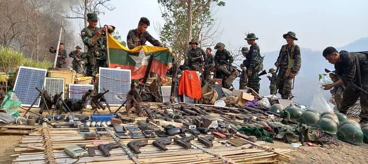 (ကရင်အမျိုးသားလွတ်မြောက်ရေးတပ်မတော် (KNLA)နှင့် မဟာမိတ်များသိမ်းပိုက်ခဲ့သည့် စစ်ကောင်စီတပ်စခန်းများ။ ဓာတ်ပုံ - KNU၊KIC)