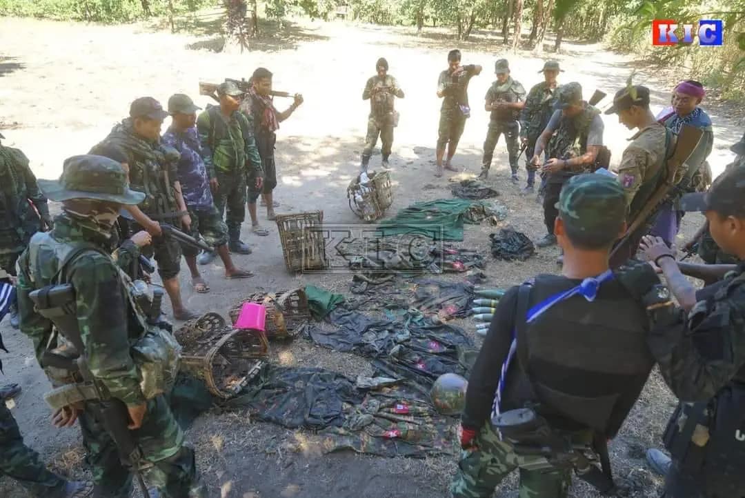 (ကရင်အမျိုးသားလွတ်မြောက်ရေးတပ်မတော် (KNLA)နှင့် မဟာမိတ်များသိမ်းပိုက်ခဲ့သည့် စစ်ကောင်စီတပ်စခန်းများ။ ဓာတ်ပုံ - KNU၊KIC)