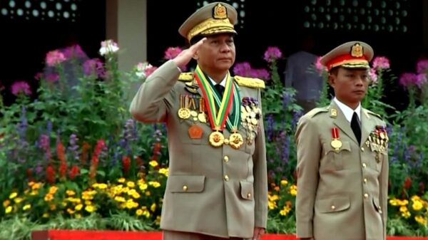 (၂၀၂၃ ဒီဇင်ဘာ ၈ ရက်တွင် စစ်တက္ကသိုလ် ဗိုလ်​လောင်သင်တန်း အမှတ်စဥ် ၆၅ သင်တန်းဆင်းပွဲသို့ အာဏာသိမ်း​ခေါင်း​ဆောင်တက်​​ရောက်စဥ်။ ဓါတ်ပုံ-စစ်​ကောင်စီ)