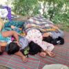 (အညာ​ဒေသမှ စစ်​ဘေး​ရှောင်ပြည်သူများ။ ဓါတ်ပုံ- ​ရေဦးမြို့နယ် စစ်​ရှောင်ပြည်သူ​ထောက်ပံ့​ရေး)