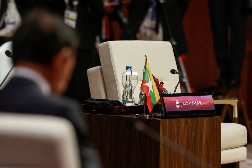 (အာဆီယံထိပ်သီးညီလာခံနှင့် နိုင်ငံခြားရေးဝန်ကြီးအဆင့် အစည်းအဝေးများတွင် စစ်ကောင်စီကို တက်ရောက်ခွင့်ပိတ်ပင်ထားသည်။ ဓာတ်ပုံ - Reuters)