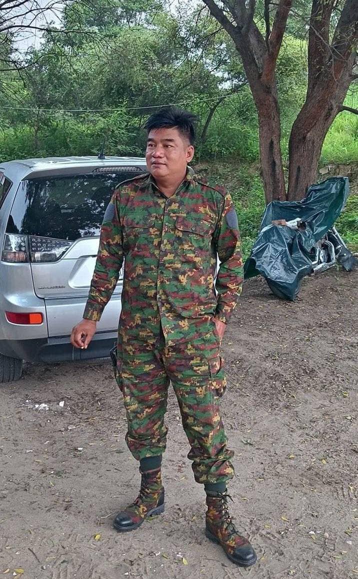 သွေးသောက်အဖွဲ့ခေါင်းဆောင်မင်းမင်း သတ်ဖြတ်သည့်ဖြစ်စဥ် လူ့အခွင့်အရေးဥပဒေနှင့် ငြိစွန်းနေ၍ ကျူးလွန်ခဲ့သည့် ရဲဘော်လေးဦးအား ဗိဿနိုးတပ်ဖွဲ့က ထောင်အချုပ်(၁)နှစ်စီ ချမှတ်