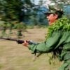 (ကချင်လွတ်လပ်ရေးတပ်မတော် (KIA)မှ ရဲဘော်တစ်ဦးအား ရှေ့တန်းတနေရာ၌ တွေ့ရစဉ်။ ဓာတ်ပုံ - Getty Images)