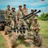 (မန္တလေး PDFမှ ရဲဘော်များအား တွေ့ရစဉ်။ ဓာတ်ပုံ − မန္တလေး PDF)