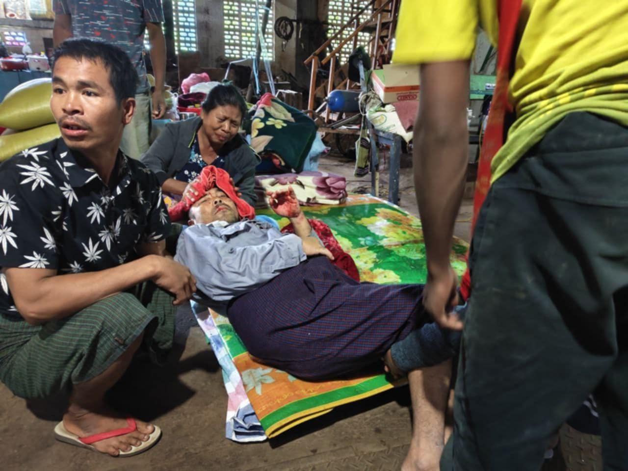 (စစ်ကောင်စီ လက်နက်ကြီးဖြင့်ပစ်ခတ်တိုက်ခိုက်မှုကြောင့် ဆင်းရွှေလီအမှတ်(၁)သကြားစက်ရုံ ပျက်စီးမှုများ။ ဓာတ်ပုံ - TNLA)