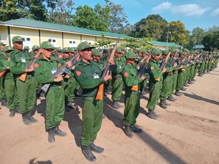 စစ်ကောင်စီတပ်က စုဆောင်းထားတဲ့ စစ်မှုထမ်း တပ်သားသစ်တွေကို တွေ့ရပုံ