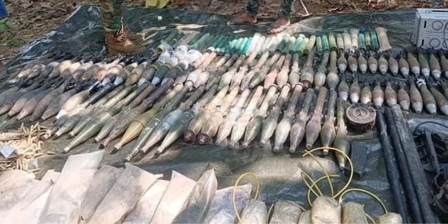 (နိုဝင်ဘာ ၂၂ရက်က သိမ်းရသော မထောရွာစခန်းသိမ်းတိုက်ပွဲမှ ခဲယမ်းများ။ဓာတ်ပုံ − တောင်ပိုင်းစစ်ဒေသ)