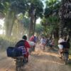 (ထွက်ပြေးတိမ်းရှောင်လာသော ပြည်သူများအား တွေ့ရစဥ်။ဓာတ်ပုံ-ချင်းတွင်းမြစ်ကမ်းဘေးကျေးရွာများသပိတ်ကော်မတီ၊ Chaw Suu Hann)