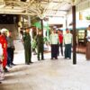 (အနောက်ပိုင်းတိုင်းစစ်ဌာနချုပ်(နပခ)၊ တိုင်းဦးစီးချုပ် ဗိုလ်မှူးချုပ် ကျော်ကျော်သန်းနှင့်အဖွဲ့ အား၂၀၂၄ မေလက ငပလီဒေသ၌ တွေ့ရစဉ်။ ဓာတ်ပုံ − စကစ)