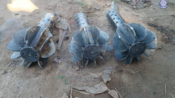 (နတ်သံကွင်းအခြေစိုက် စစ်ကောင်စီတပ် ပစ်ခတ်သည့် လက်နက်ကြီးကျည်အပိုင်းအစများ။ ဓာတ်ပုံ − KNU)