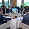 (ဘန်​ကောက်မြို့မှာပြုလုပ်တဲ့ အိမ်နီးချင်း ၆ နိူင်ငံအစည်းအ​ဝေးကို ဒီဇင်ဘာ၁၉ ရက်ကပြုလုပ်စဥ်။ဓါတ်ပုံ-AP)