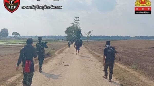 (တော်ဝင်လျှပ်စီးစစ်ကြောင်းမှ တပ်ဖွဲ့ဝင်များ)