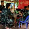 (ပြီးခဲ့သည့် နိုဝင်ဘာအတွင်းက အလင်းဝင်လာသော တပ်ကြပ်ကြီးတစ်ဦးအား စီစစ်မြေးမြန်းနေစဉ်။ ဓာတ်ပုံ - ရန်ကုန်တိုင်းစစ်ဌာန)