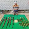 (မတ္တရာမြို့နယ် အနောက်ဖက်ခြမ်း ရွာသစ် ၊ ဝန်စု နဲ့ ထိန်ပင်စောက်ရွာ​တွေကစစ်တပ်စခန်း​တွေကိုမန္တ​လေး PDF က တိုက်ခိုက်ပြီး သိမ်းဆည်းရရှိတဲ့လက်နက်ခဲယမ်း​တွေနဲ့ စစ်သုံ့ပန်းတဦး။ဓါတ်ပုံ-မန္တ​လေးPDF)