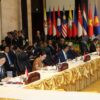 (အောက်တိုဘာလတွင် ကျင်းပခဲ့သော အာဆီယံထိပ်သီးညီလာခံသို့ တက်ရောက်လာသည့် ထိုင်းဝန်ကြီးချုပ်နှင့် ခေါင်းဆောင်အချို့ကို တွေ့ရစဉ်။ ဓာတ်ပုံ - အာဆီယံ)