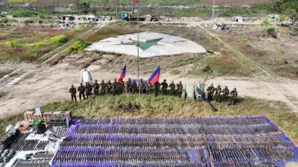 (မြန်မာ-ဘဂ်လား​ဒေရှ် နယ်စပ်အနီးရှိ စစ်​ကောင်စီ ၏ နခခ (၅) ကို အာရက္ခတပ်​တော်က ဒီဇင်ဘာ၈ ရက်တွင် အပြီးသတ် သိမ်းပိုက်ပြီး​နောက်သိမ်းဆည်းရရှိ​​သောလက်နက်ခဲယမ်းများကို​တွေ့ရစဥ်။မောင်​တောမြို့ နယ်တစ်ခုလုံးကို AA က သိမ်းပိုက်ထိန်းချုပ်ထားနိုင်ပြီဖြစ်သည်)