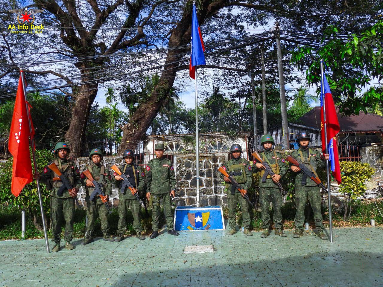 ဓာတ်ပုံ - AA