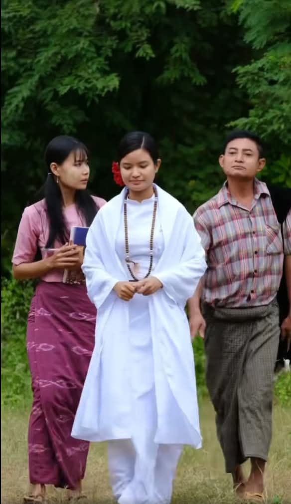 ဝေဖန်မှုအပြင်းအထန်ကြုံပြီး​နောက် ဖြူဖြူ​ထွေး အွန်လိုင်းကြော်ညာကိုဖြုတ်ချပြီး​တောင်းပန်