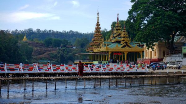(မင်းဘူးမြို့နယ်ရှိ မန်းရွှေစက်တော်ရာဘုရားအား တွေ့ရစဉ်။ ဓာတ်ပုံ - စကစ)