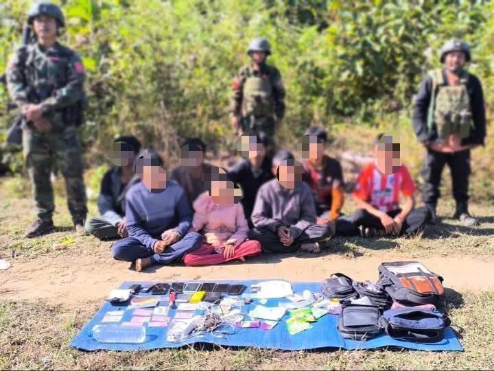 (မင်းတပ် ခလရ (၂၇၄)မှ ထွက်ပြေးသွားသောစစ်သားနှင့် မိသားစုဝင်များကိုယောဗျူဟာကဖမ်းဆီးပြီးနောက်တွေ့ရစဥ်။ဓါတ်ပုံ-ယောဗျူဟာ)